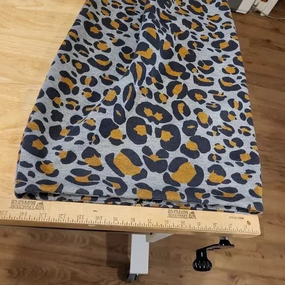 Knit H&M Grey Leopard Print Knee Length Pencil Invisible Zipper Small 30" Waist - Picture 5 of 10